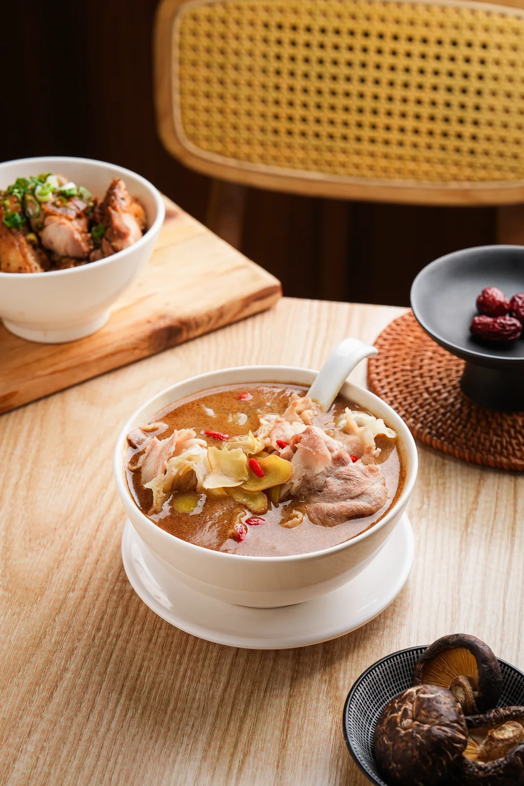 麻油瘦肉湯