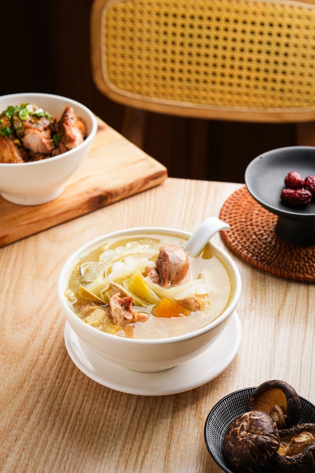 鳳梨苦瓜雞腿湯